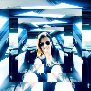 Meet your Posher, Simone